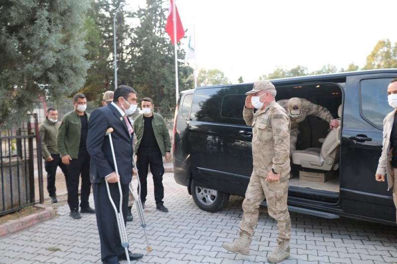 Tuğgeneral Okyar’dan Şehit Aileleri Derneğine ziyaret